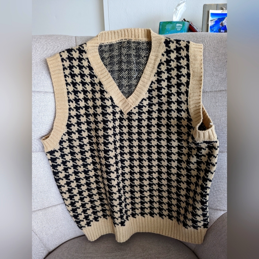 Knit sweater vest